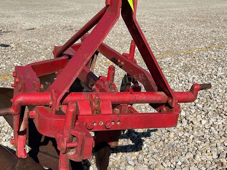 3-14"-3-pt.-plow-w/-coulters-image-9