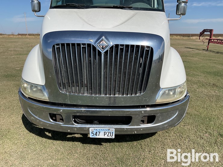 2005-international-8600-image-11