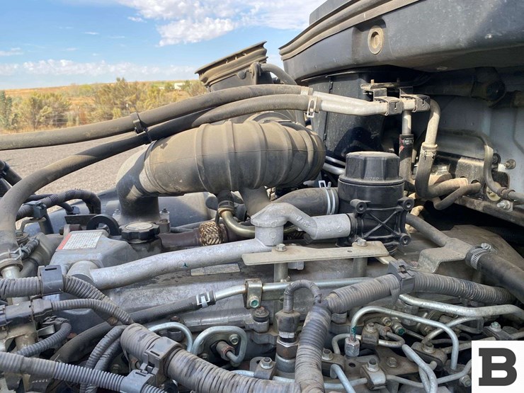 2014-hino-268-image-35