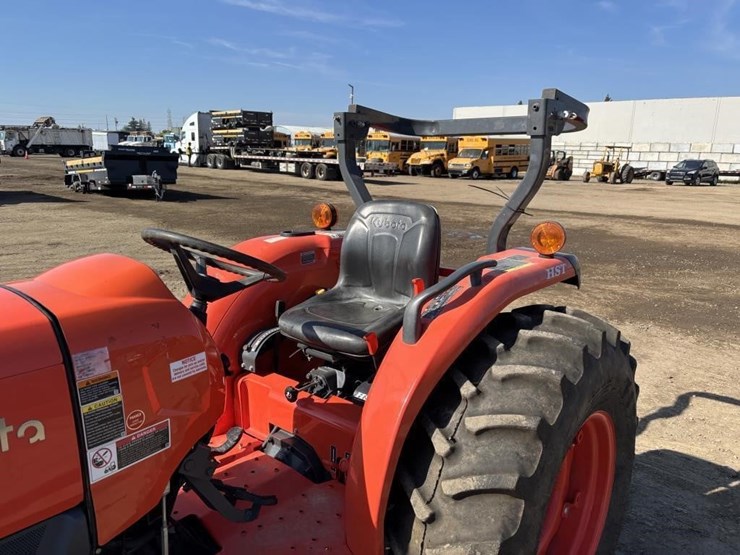 2021-kubota-l4701d-image-19