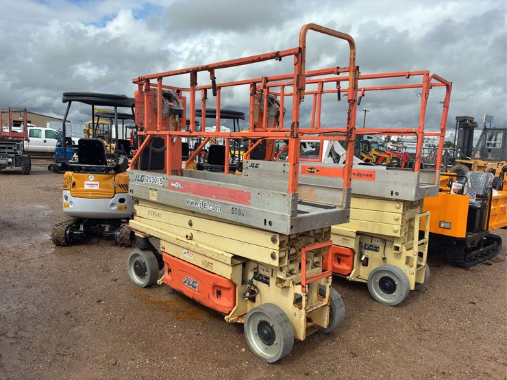 2005-jlg-2030es-image-4