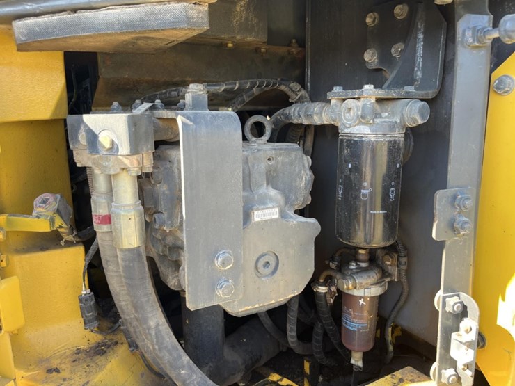 komatsu-pc228us-lc-image-54