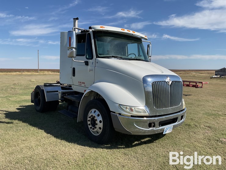 2005-international-8600-image-3