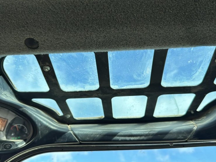 2020-bobcat-t870-image-42