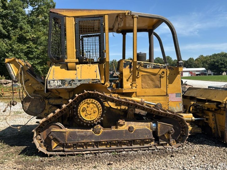 caterpillar-d4h-image-10