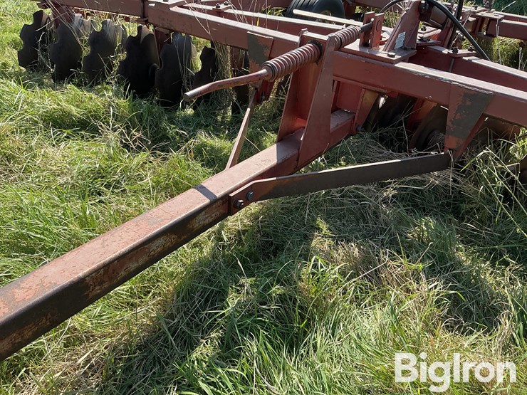 massey-ferguson-620-image-10