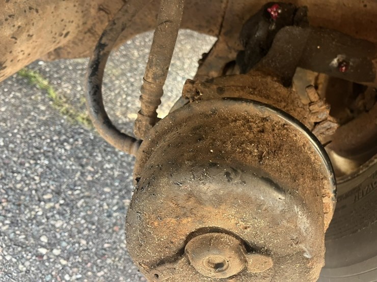 2011-international-7600-image-110