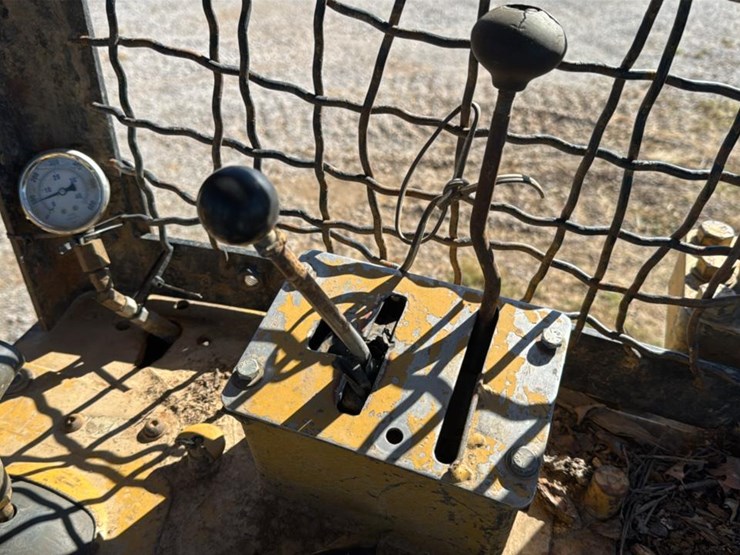 1989-caterpillar-d4h-image-32