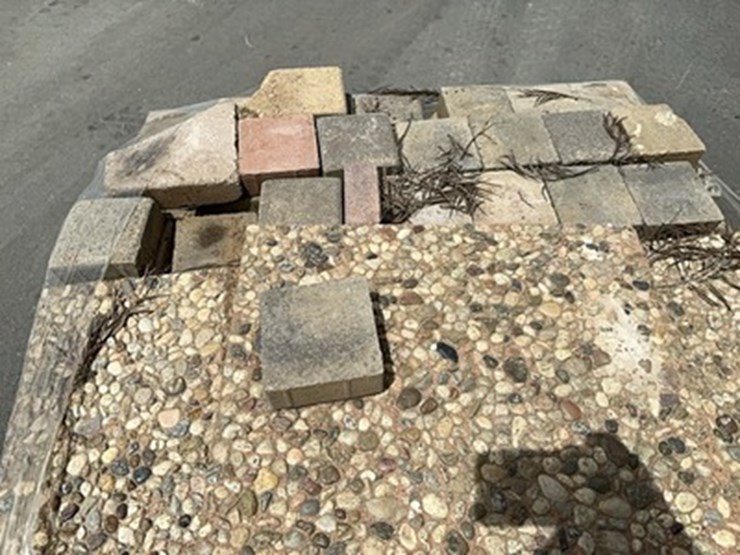 lot#---pallet-of-paver-stones-image-3