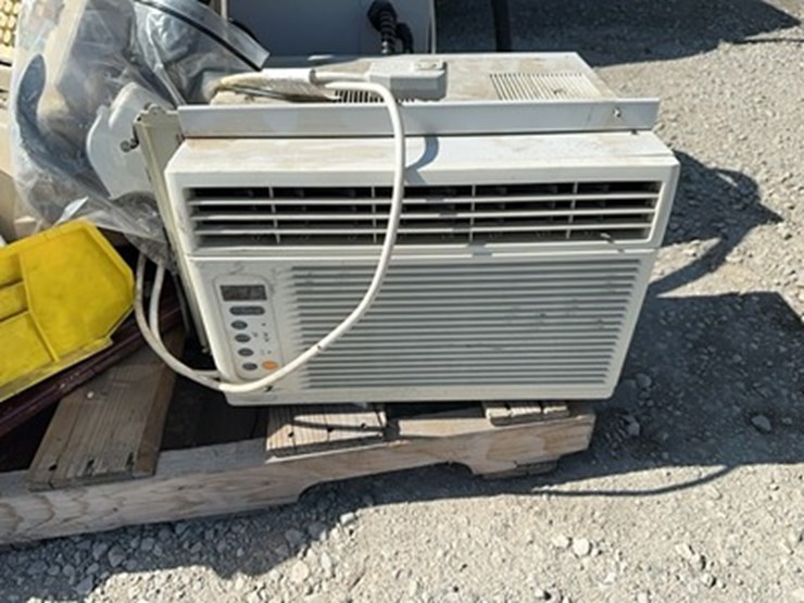 lot#--miscellaneous-items-image-4