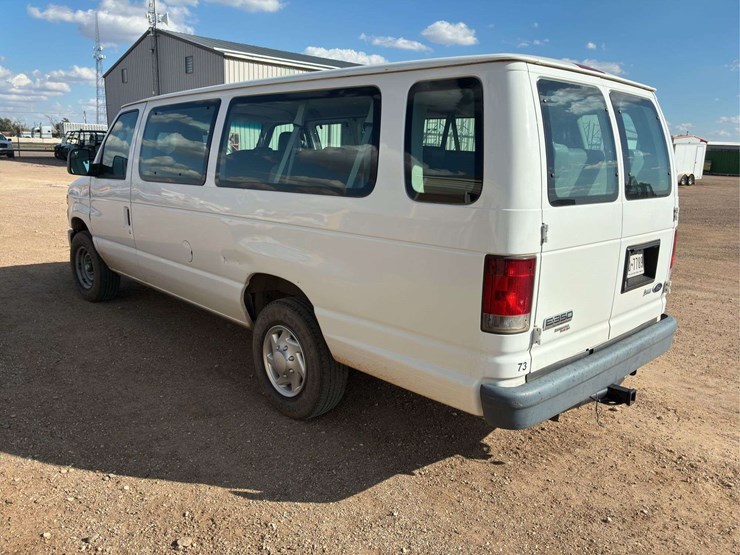 2012-ford-e350-image-6