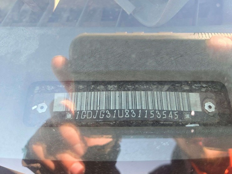 2003-gmc-3500-image-25