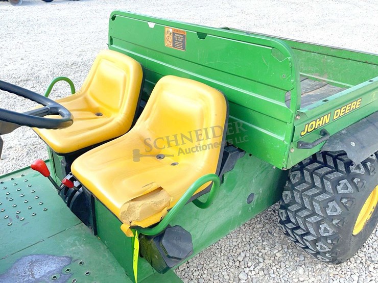 john-deere-gator-image-15