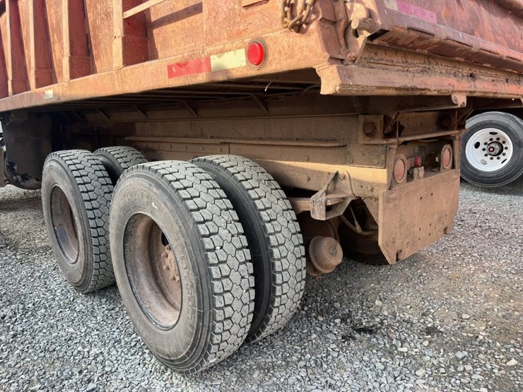 #5001-•-1988-freightliner-mb80-tandem-axle-dump-truck-image-18