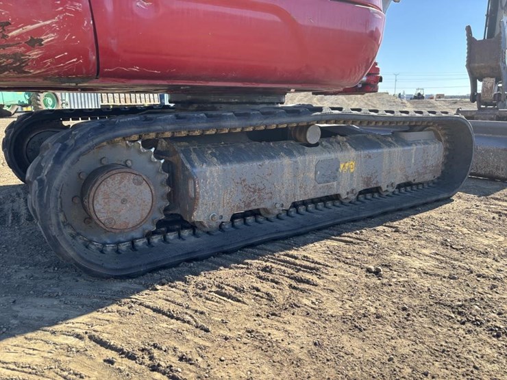 2022-takeuchi-tb240-image-23