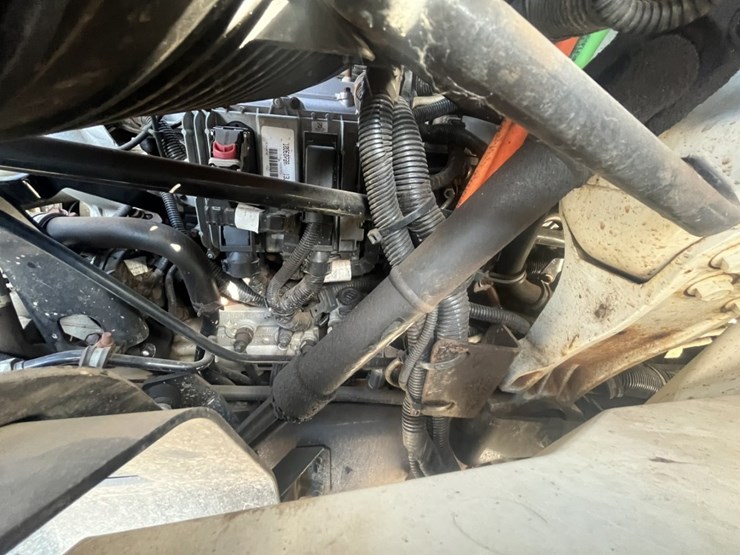 2011-international-7600-image-22