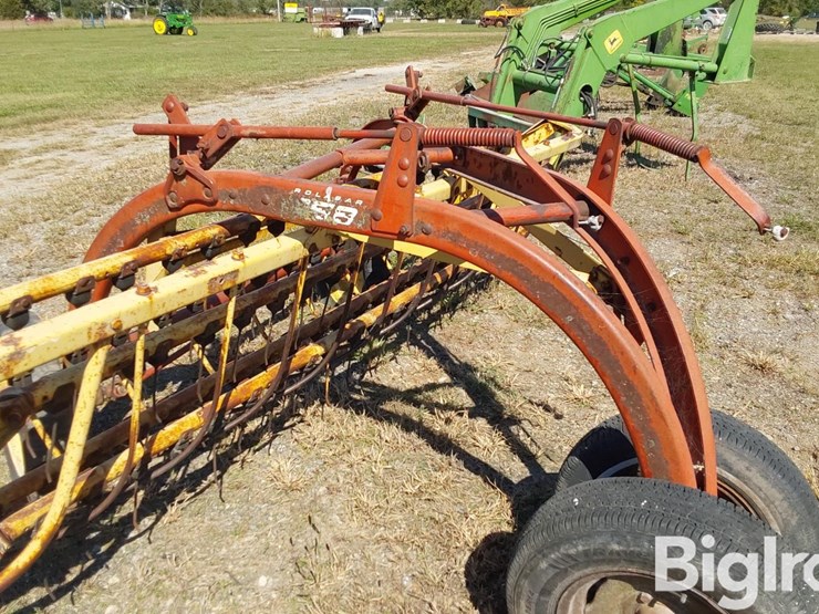 new-holland-258-image-11