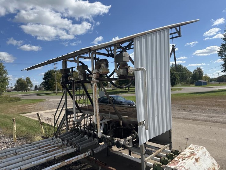 #3126-•-metal-platform-w/-roof-image-3