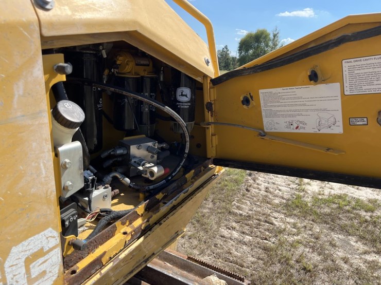 john-deere-1050-image-37