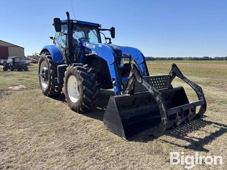 2014-new-holland-t7.210-image-3