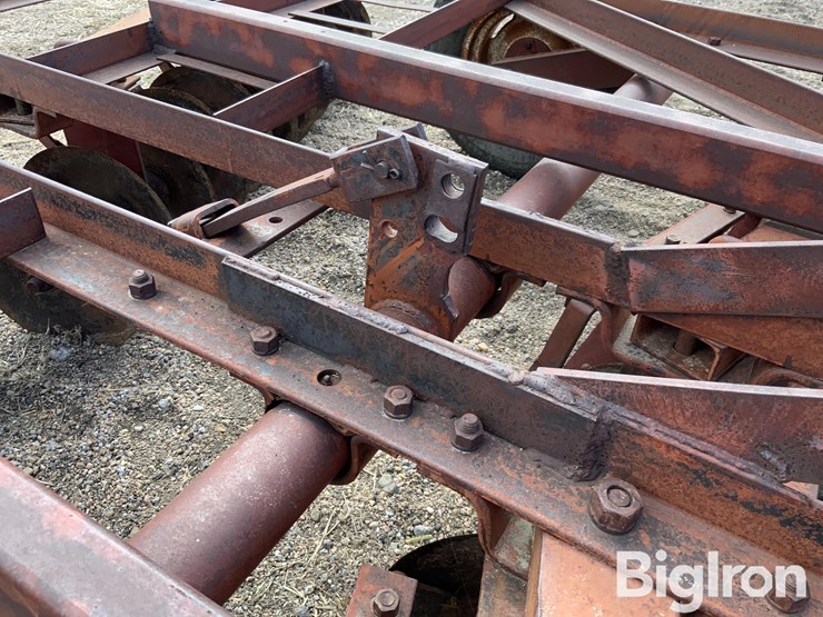 international-370-image-19