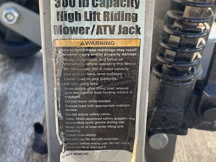 pittsburgh-300-lb.-mower/atv-lift-image-6