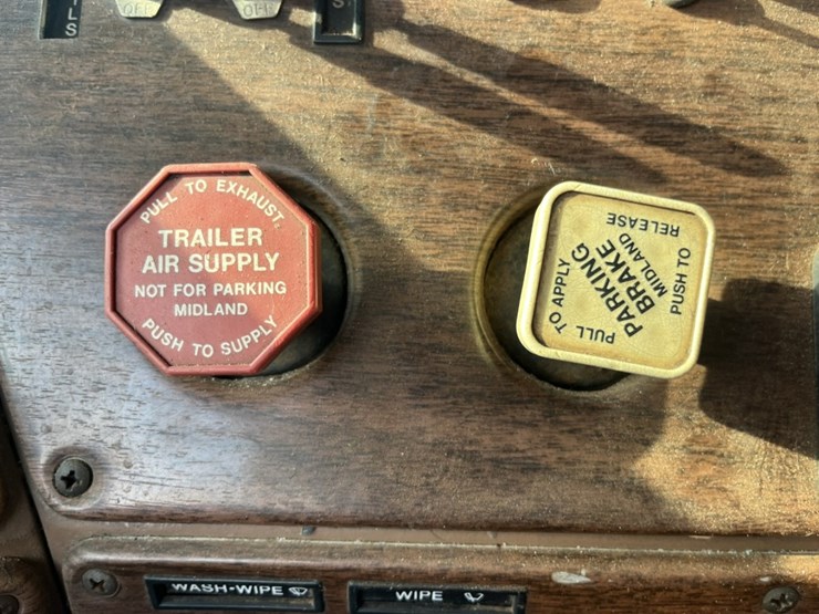 #5001-•-1988-freightliner-mb80-tandem-axle-dump-truck-image-54