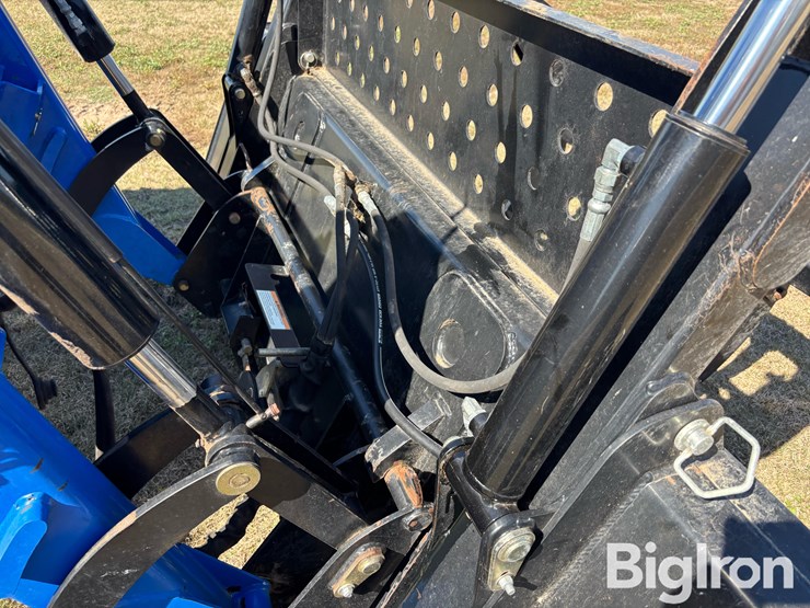 2014-new-holland-t7.210-image-16