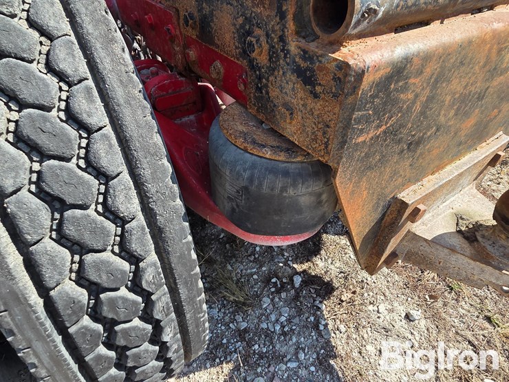 2001-peterbilt-379-image-19