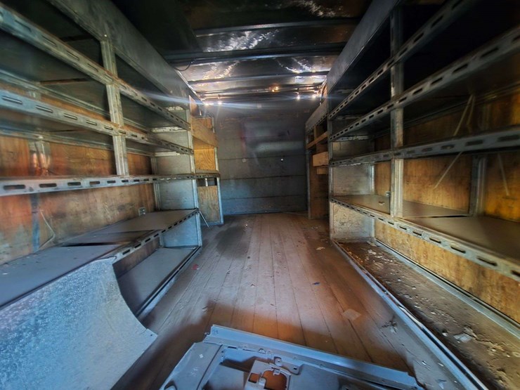 2003-gmc-3500-image-16