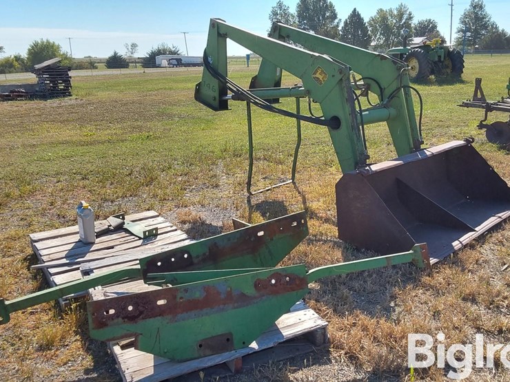 john-deere-148-image-3