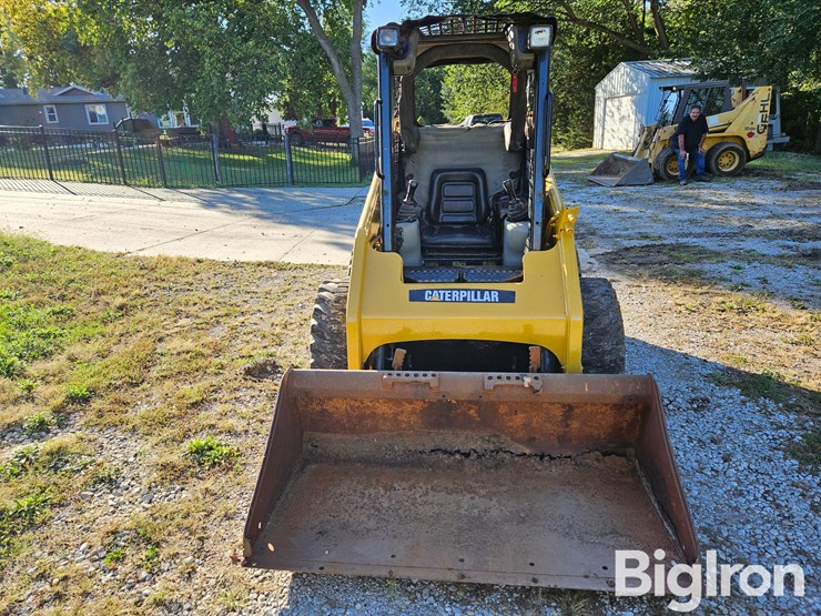 2007-caterpillar-226b3-image-2