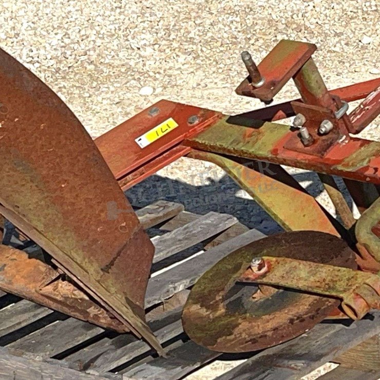 1-bottom 3-pt. plow w/ coulter, from the estate of Dr. Ken Buchmann