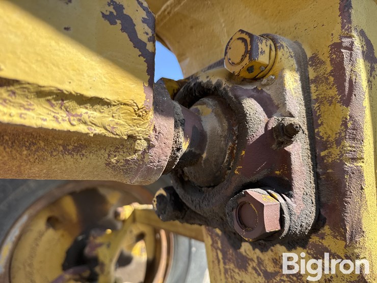 caterpillar-12-image-17