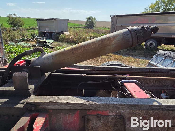 2001-peterbilt-379-image-12