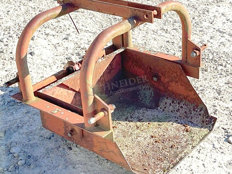 artco-3-pt.-trip-dirt-scoop,-from-the-estate-of-dr.-ken-buchmann-image-1