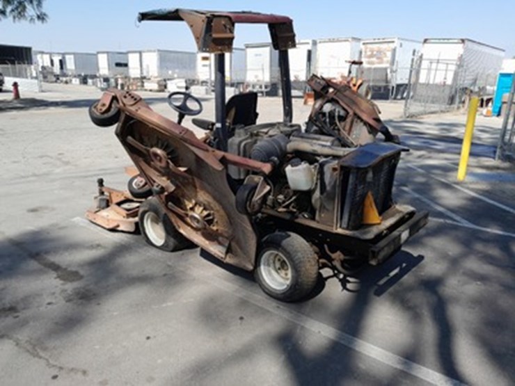 lot#--4wd-lawn-mower-image-3