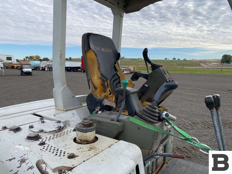 takeuchi-tb135-image-40