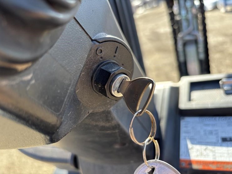 2015-toyota-8fdu30-image-20