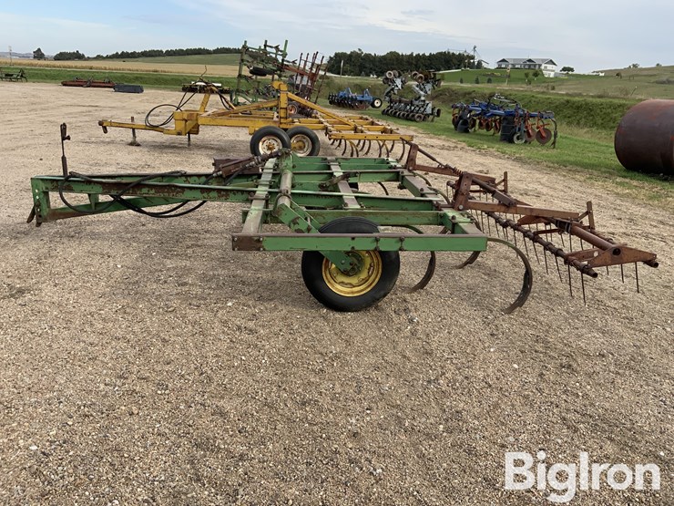 john-deere-100-image-8