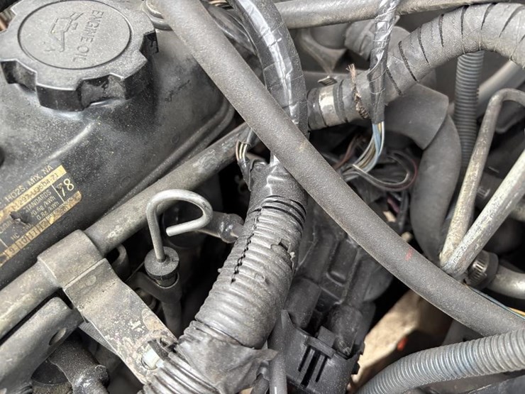 2011-toyota-8fgu30-image-34