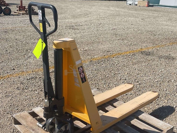 wesco-2,200-lb.-high-lift-pallet-jack-image-3