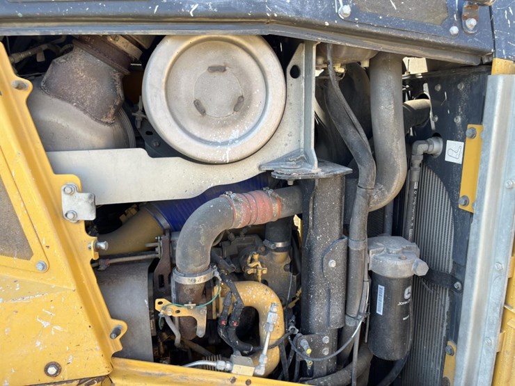 john-deere-1050-image-45