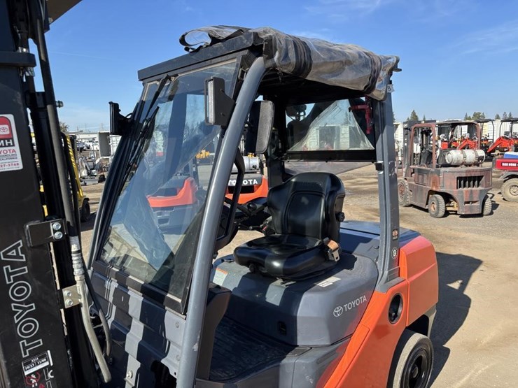 2018-toyota-8fdu30-image-16