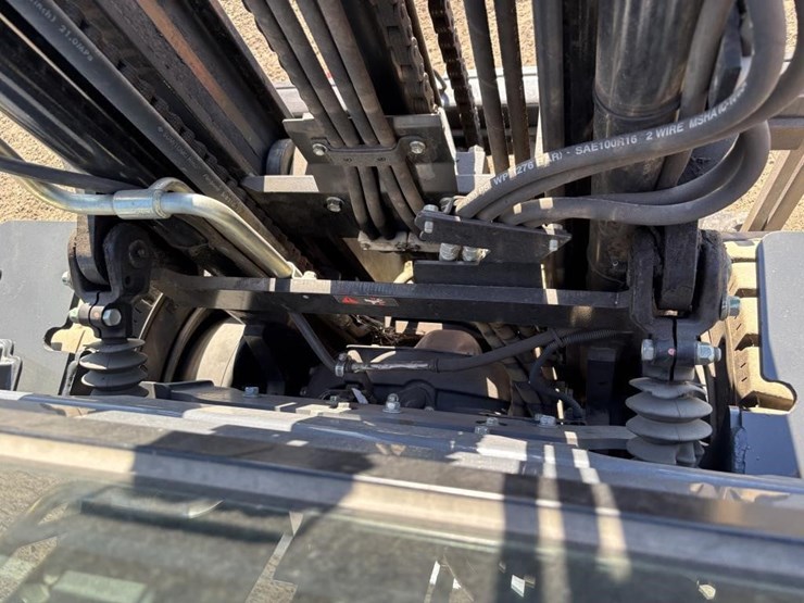 2018-toyota-8fdu30-image-13