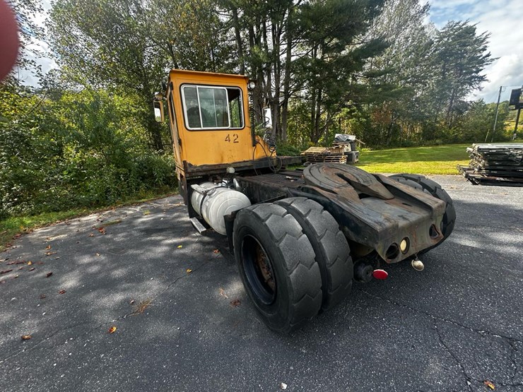 #139-•-ottawa-spotter-truck-image-11