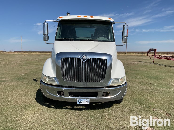 2005-international-8600-image-2