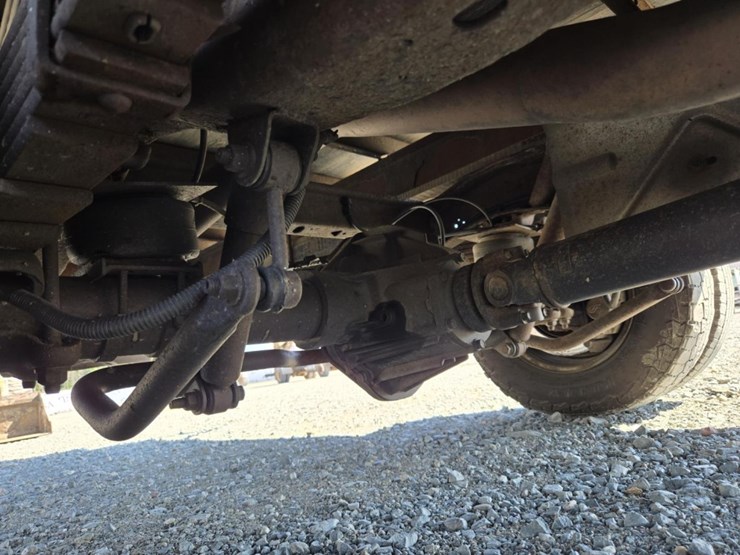 #5013-•-2015-chevrolet-4500-box-truck-image-40