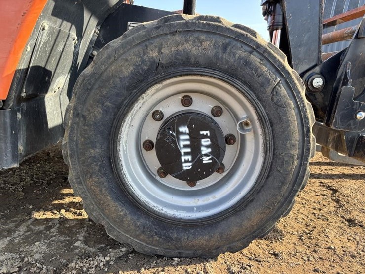 2017-jlg-g5-18a-image-18