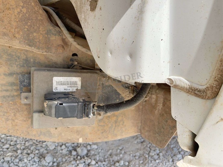 2012-chevrolet-3500-image-24